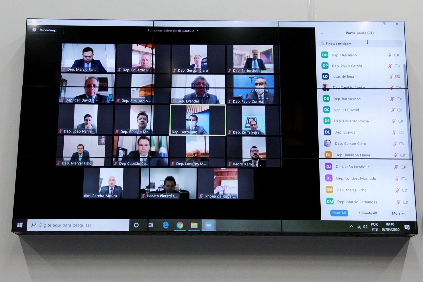 Deputados em sessão plenária remota na Assembleia Legislativa de Mato Grosso do Sul. Luiz Carlos Júnior
