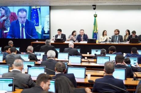 Comissão rejeita destaque sobre aposentadoria de policiais Texto da emenda negava manutenção de privilégios
Pablo Valadares/Câmara dos Deputados