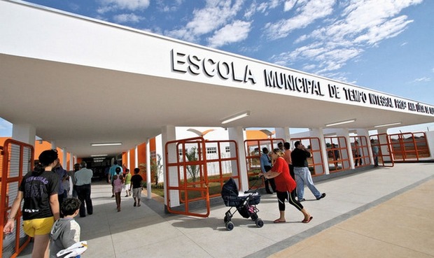 Escolas terão profissionais de psicologia no atendimento a crianças com deficiência Escolas terão profissionais de psicologia no atendimento a crianças com deficiência