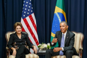 Dilma anuncia ida aos EUA e indica que crise de espionagem foi superada Dilma reúne-se com Obama na 7ª Cúpula das Américas e marca primeira visita aos Estados Unidos desde que tornou-se pública a espionagem que a agência norte-americana NSA promoveu em comunicações da presidenta e também de dirigentes da Petrobras / Foto: Roberto Stuckert Filho/Presidência da República