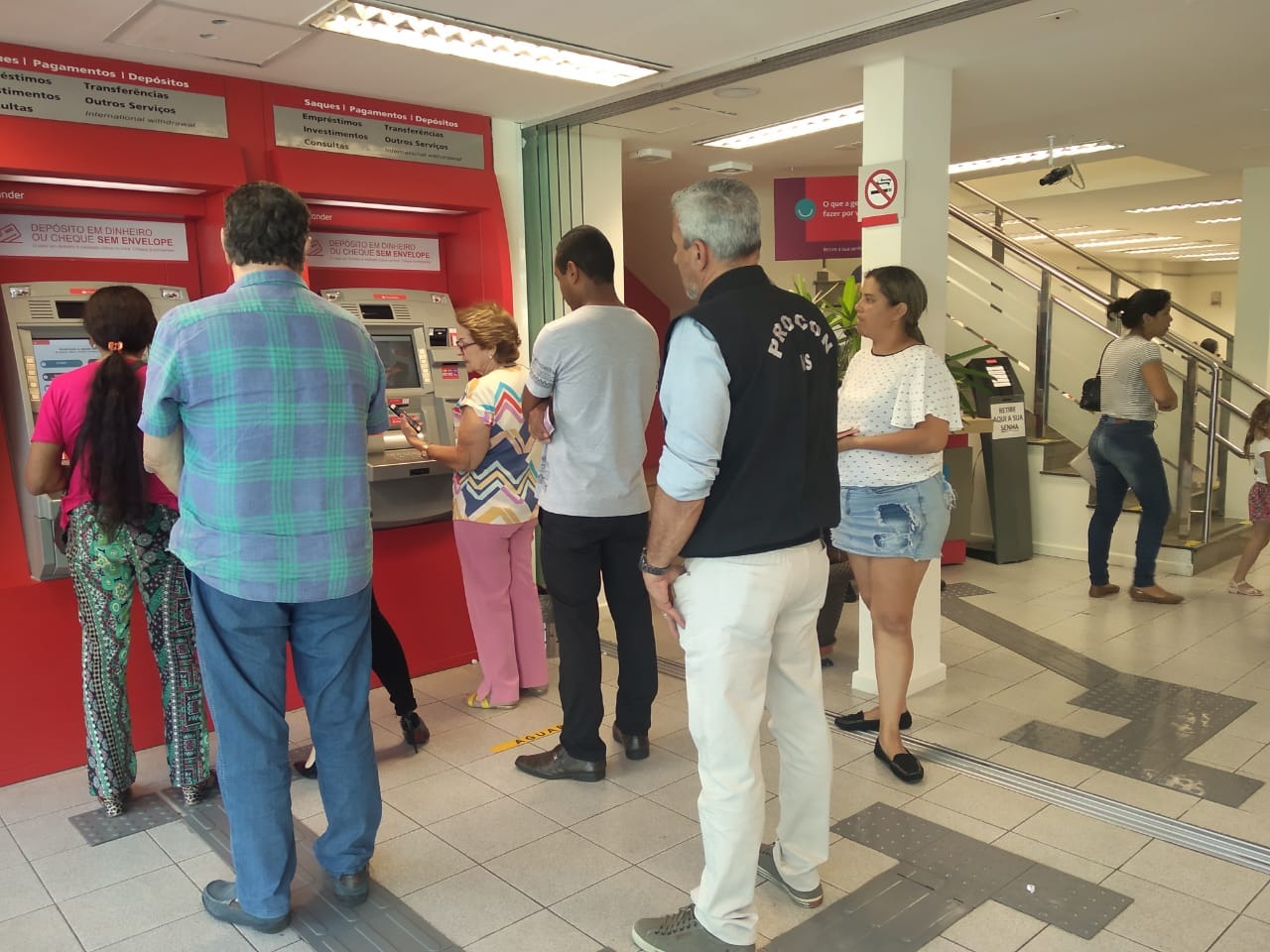 Demora chegou 1h40. Divulgação