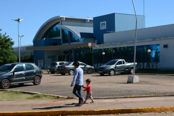 Para conseguir atendimento, mães e pais peregrinação fazer peregrinação em UPAs e CRSs - Foto: Álvaro Rezende / Correio do Estado