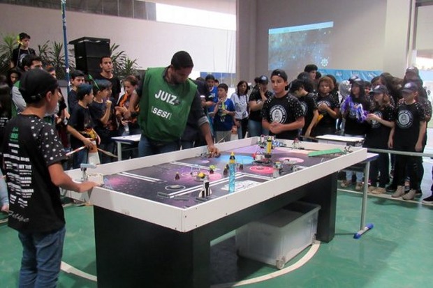 Escolas do Sesi apresentam robótica educacional às comunidades de Dourados e Três Lagoas Escolas do Sesi apresentam robótica educacional às comunidades de Dourados e Três Lagoas