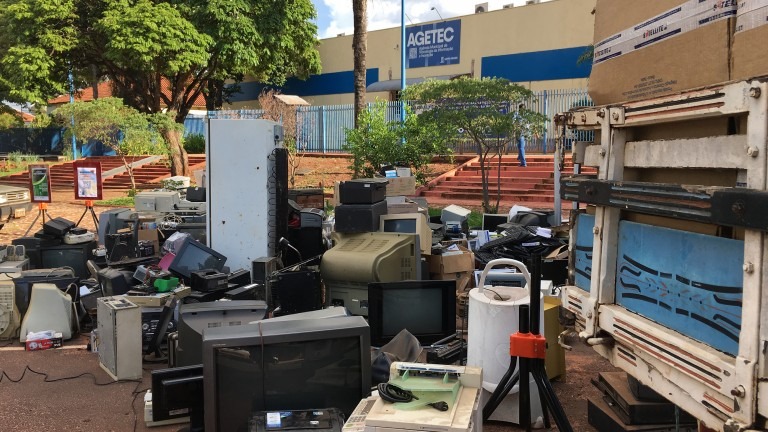 Ações incentivam população a descartar eletrônicos corretamente Divulgação