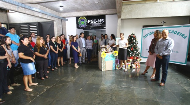 PGE entrega brinquedos doados para a campanha Divida a Brincadeira PGE entrega brinquedos doados para a campanha Divida a Brincadeira