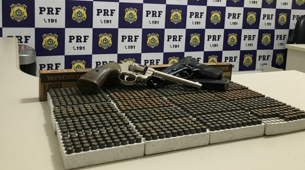 Homem foi preso com armas e munições em rodovia de MS. PRF/Divulgação