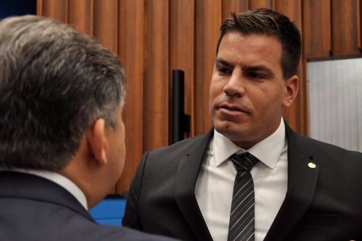 Investigação sobre a Energisa volta a ser debatida na Casa de Leis Deputados Lidio Lopes e Capitão Contar divergem sobre instauração da CPI da Energisa. Foto: Luciana Nassar