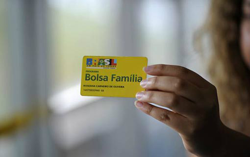 Responsável familiar, de beneficiários Bolsa Família, deve informar quando menores mudarem de escola