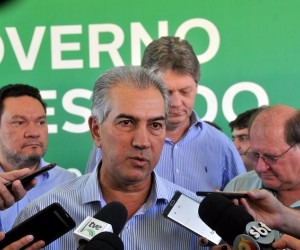 A gente nunca deve condenar ninguém, diz governador sobre prisão de Puccinelli Reinaldo Azambuja (PSDB) diz para ter cautela em