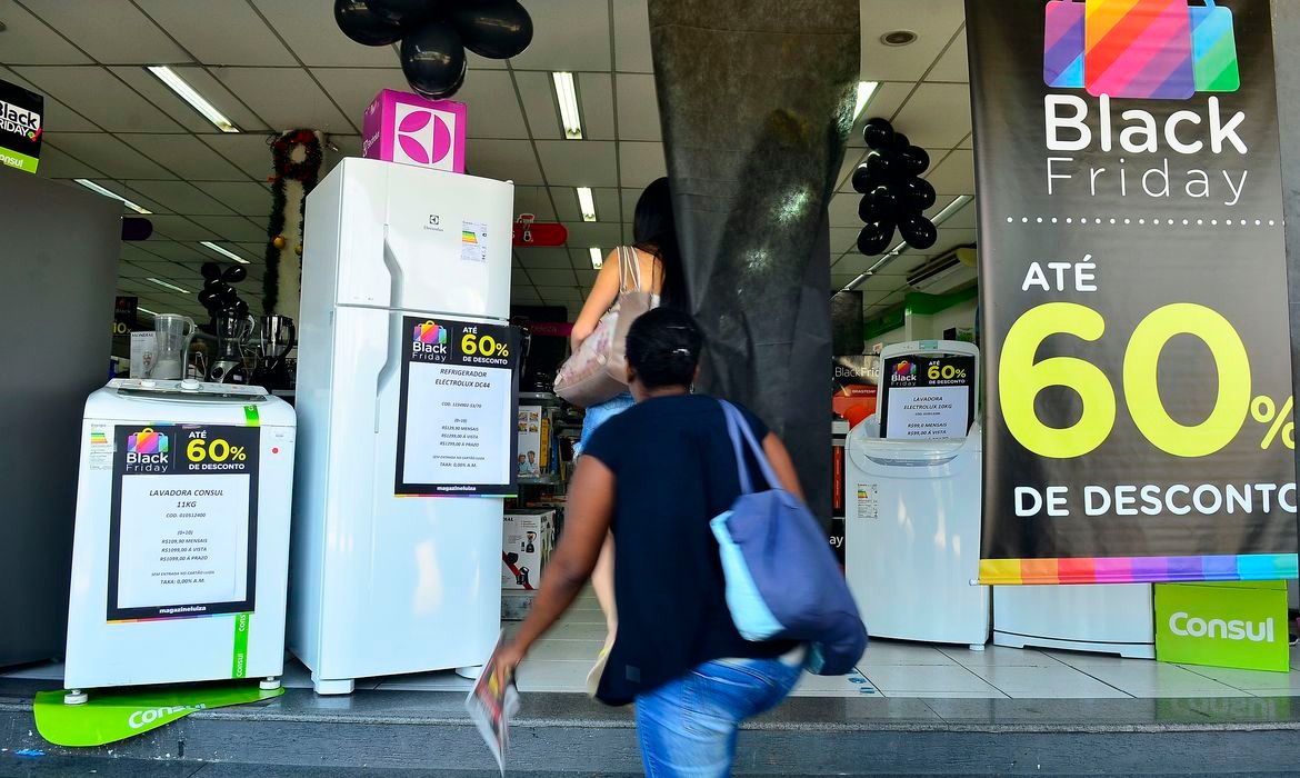 Faturamento do setor brasileiro de franquias aumenta 6,8% em 2019 Faturamento do setor brasileiro de franquias aumenta 6,8% em 2019