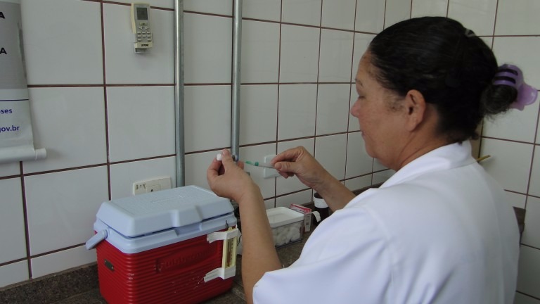 Em menos de 1 mês, sala de vacinação antirrábica imunizou equivalente ao registrado no ano
