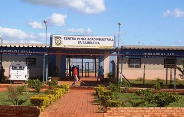 Preso morre com corte no braço em cerca ao tentar fuga de presídio Preso morre com corte no braço em cerca ao tentar fuga de presídio