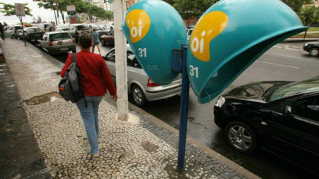 Ligações de orelhões da Oi serão gratuitas em 15 estados Orelhões da Oi farão chamadas gratuitas em 15 estados Foto: Arquivo