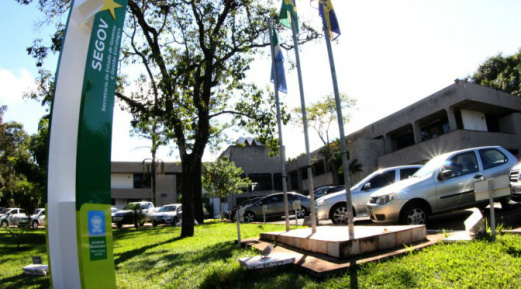 Servidores vão trabalhar uma hora a mais para compensar ponto facultativo Foto: Chico Ribeiro