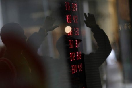 Ibovespa supera os 104 mil pontos e renova recorde histórico Na semana, o Ibovespa avançou 3,1%
Ricardo Moraes/Reuters