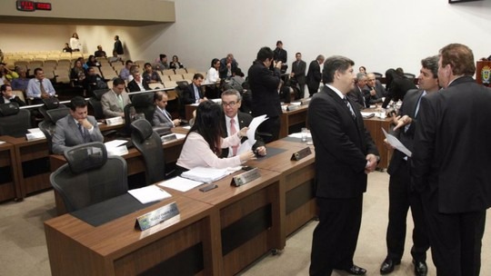 Assembleia começa a discutir projeto alternativo à lei Harfouche Assembleia começa a discutir projeto alternativo à lei Harfouche