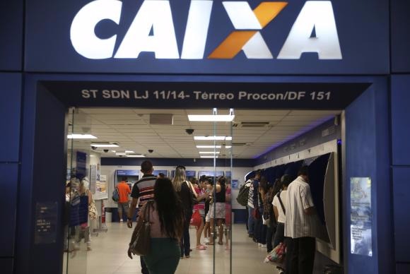 Caixa pagará valores que variam de R$ 79 a R$ 937, totalizando R$ 1,2 bilhão para 1.778.726 trabalhadores José Cruz/Agência Brasil