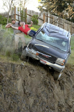 Motorista foi salvo por um homem que nunca tinha visto Foto: Barry Kough / AP