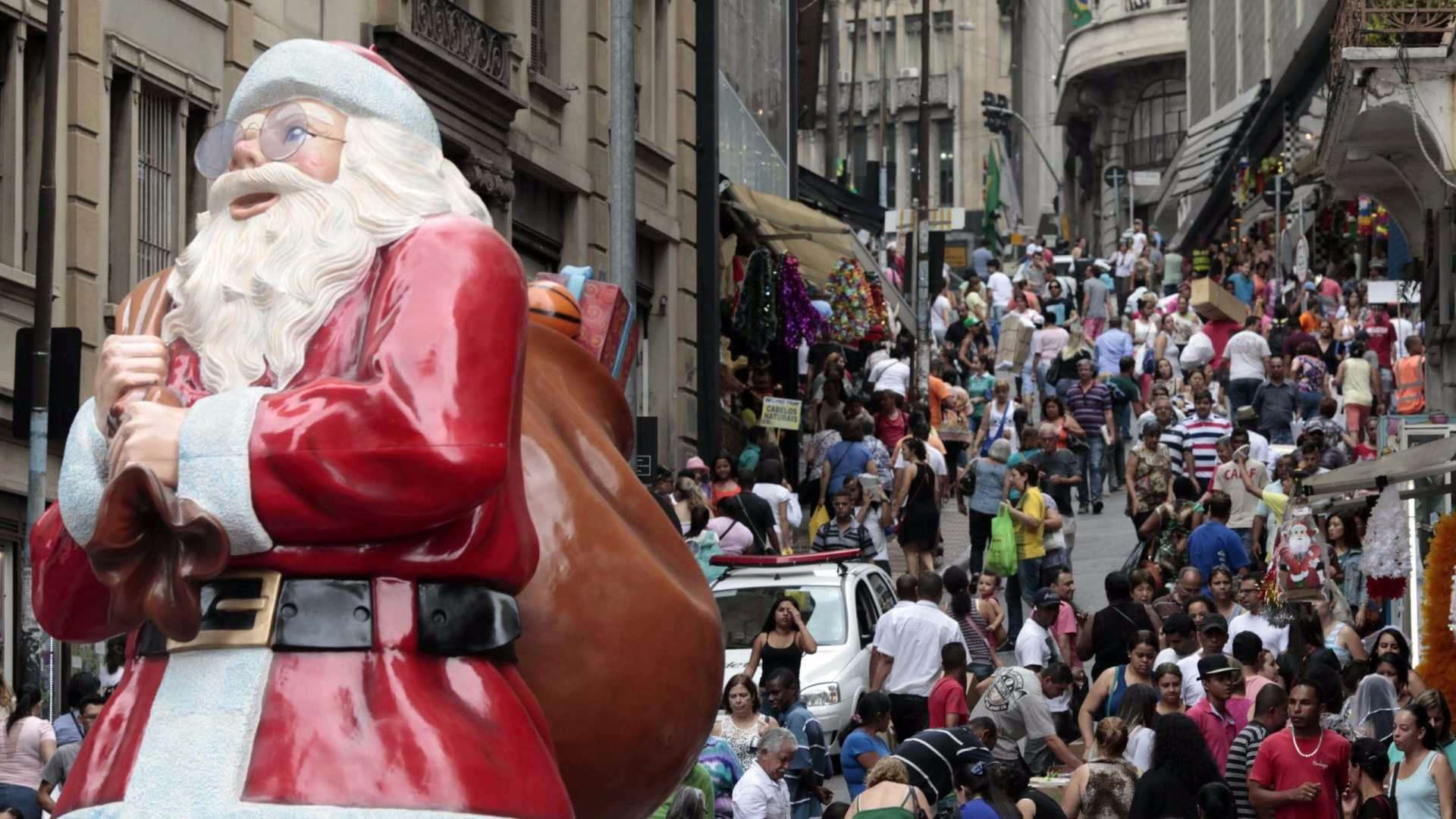 73% dos brasileiros devem ir às compras no Natal; diz pesquisa