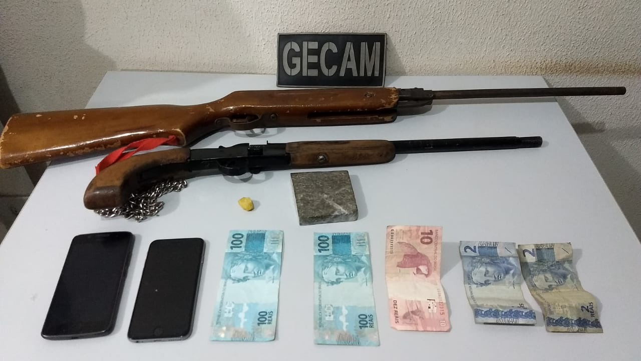 Homem é preso com droga e armas no Jardim Itamaracá Homem é preso com droga e armas no Jardim Itamaracá