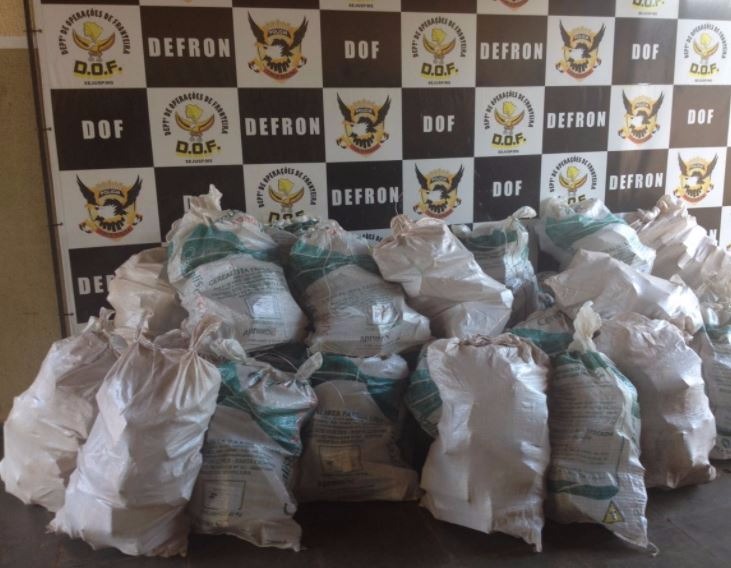 DOF prende duas pessoas e apreende mais de 1 tonelada de maconha