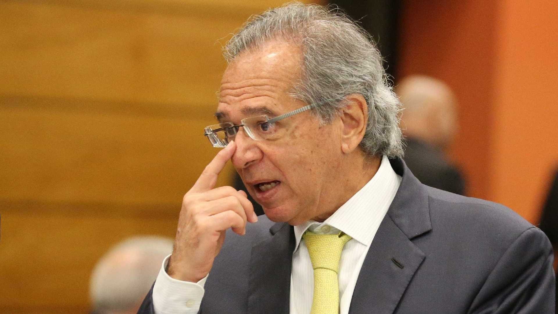 Paulo Guedes e Mourão visitam Bolsonaro em hospital após polêmicas