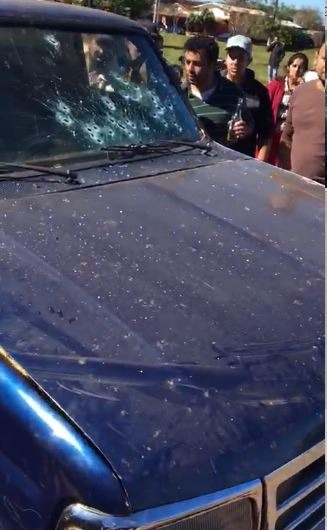 Dois homens são executados dentro de um carro na fronteira Dois homens são executados dentro de um carro na fronteira