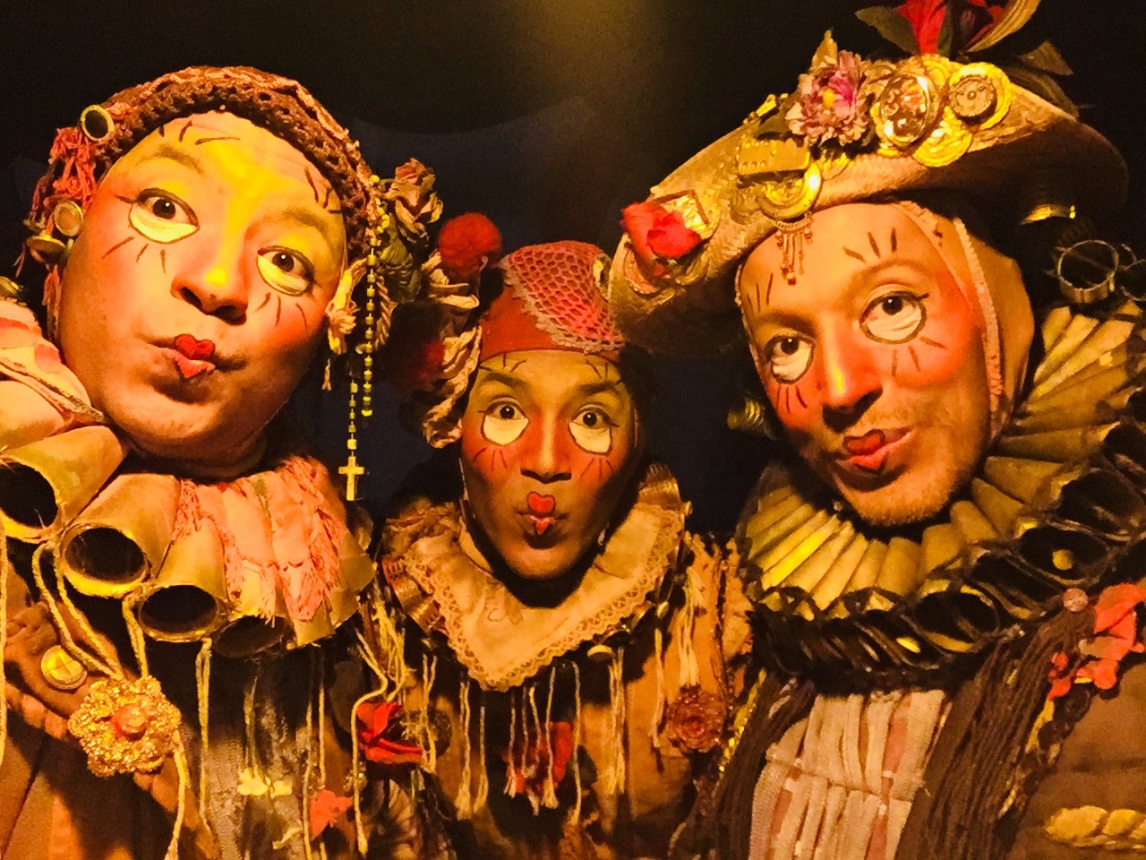 1ª Mostra de Teatro Anderson Bosh, valoriza premiado artista da Capital e Drag Queen mais antiga de MS 'Uma Moça da Cidade' - Bosh a direita - Foto - Vaca Azul