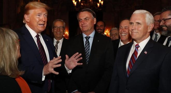 Trump exalta trabalho de Bolsonaro e diz que Estados Unidos o amam Trump exalta trabalho de Jair Bolsonaro à frente da Presidência do Brasil. Divulgação