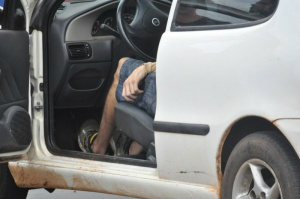 Polícia Militar já matou nove suspeitos em confronto neste ano no Estado Homem foi morto durante assalto a posto de combustíveis na manhã de hoje. Ele tentou atirar contra a PM de dentro do carro, mas houve revide. (Foto: Marcelo Calazans)