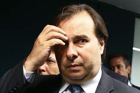 Votação da Previdência no plenário pode começar na terça, diz Maia Votação da Previdência no plenário pode começar na terça, diz Maia.Folha de Pernambuco