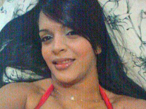 Corpo de dançarina de funk morta no RJ é enterrado em Trindade, GO Dançarina de funk Amanda Bueno foi
morta no RJ (Foto: Reprodução / Facebook)