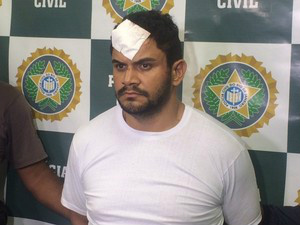 Corpo de dançarina de funk morta no RJ é enterrado em Trindade, GO Miltinho da van foi preso e
confessou o crime (Foto: Cristina Boeckel/ G1)