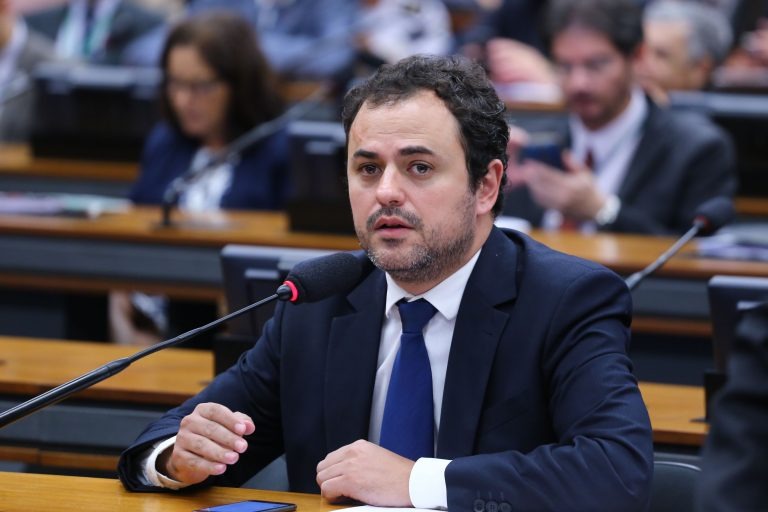 Deputados apresentam recursos para aposentadoria dos militares ser votada em Plenário Glauber Braga: votação foi injusta com militares da base da hierarquia
