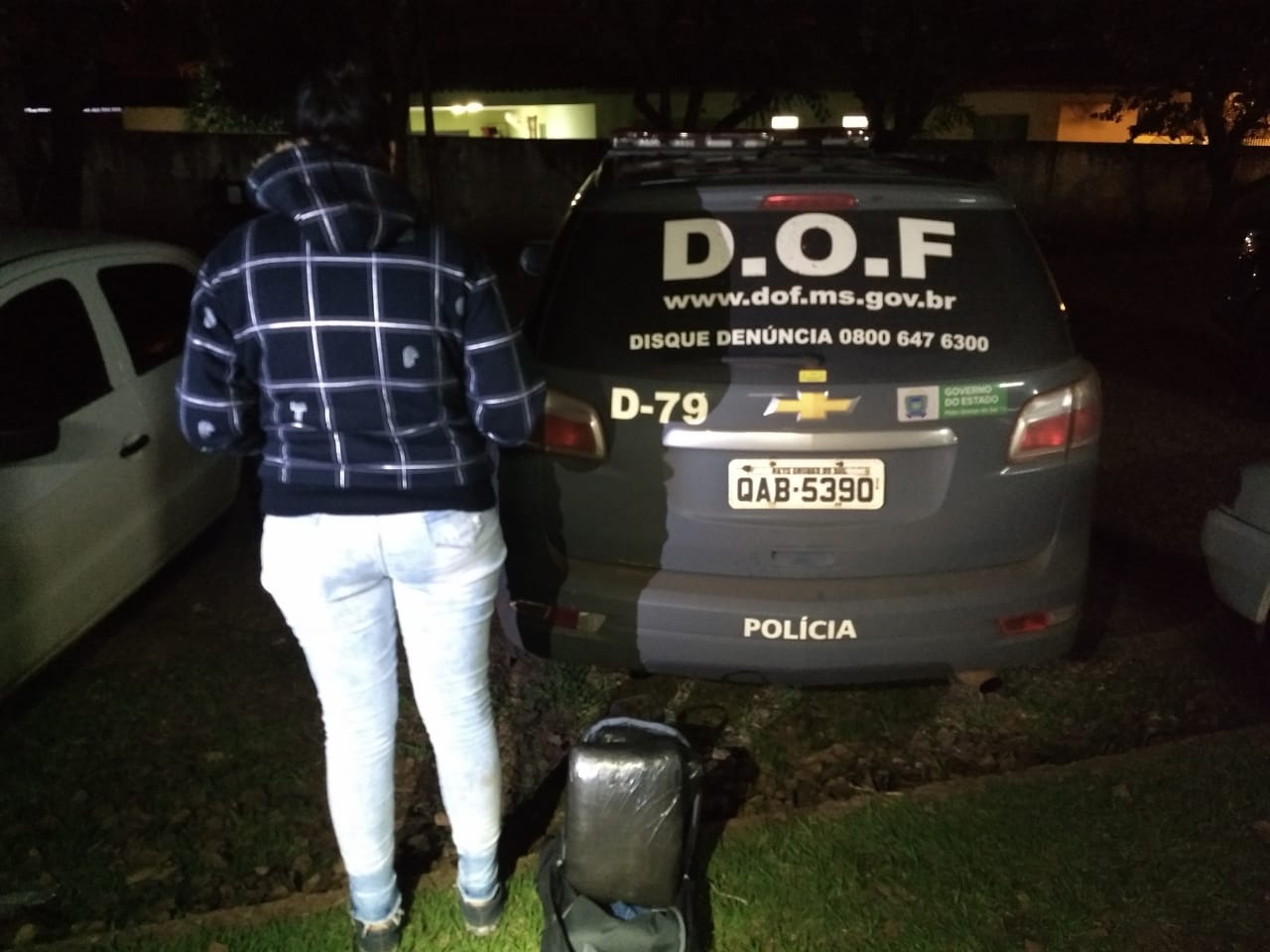 Jovem é presa levando maconha para o estado do Paraná Jovem é presa levando maconha para o estado do Paraná