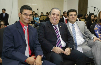 Foto:Gerson Walber
Deputado Adilson Rossi (ao centro) ocupa 3ª secretaria da Assembleia Legislativa paulista