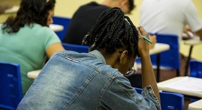 Enem, Sisu ou vestibular? Entenda a diferença e saiba quando usar Estudantes devem pesquisar nas universidades para saber qual tipo de exame prestar. Gastão Guedes/Divulgação