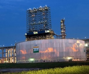 Petrobras reduz amanhã preços da gasolina e diesel nas refinarias