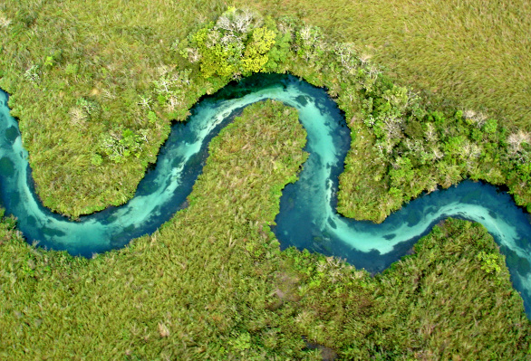 Canais construídos para uso da agricultura - Foto: Jose Sabino