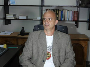 Delegado conversou com a imprensa após a ação - Foto: Osvaldo Duarte