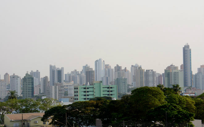 Céu amanheceu parcialmente aberto na Capital - Foto: Bruno Henrique/Correio do Estado