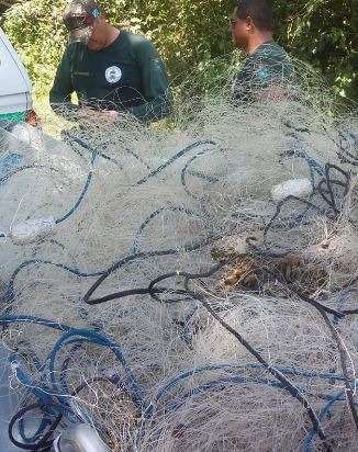 PMA apreende 1.500 km de redes de pesca e solta 27 kg de pescado no rio
