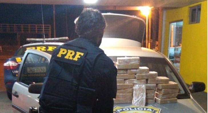 Em perseguição, PRF prende traficante com 201 quilos de maconha na BR-267 Foto Ilustrativa
