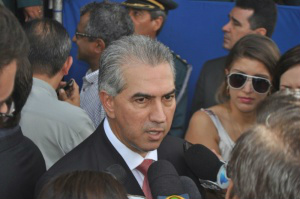 Governo não vai devolver dinheiro de quem já pagou taxa de vistoria Segundo governador, projeto será enviado hoje à Assembleia Legislativa. (Foto: Marcelo Calazans)