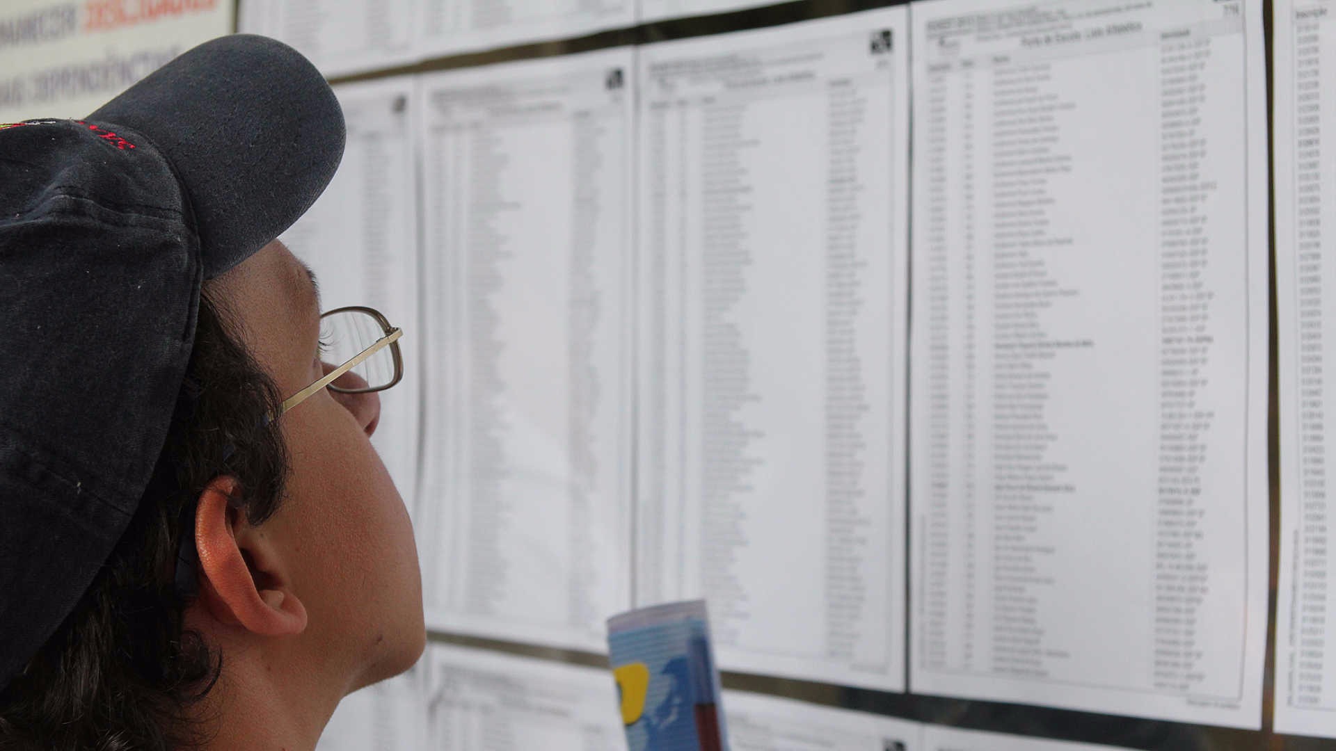 Mais de 1,5 milhão de pessoas farão Encceja neste domingo Mais de 1,5 milhão de pessoas farão Encceja neste domingo