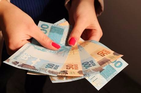 Grana extra chegou 45 dias antes do fim do ano
Marcos Santos / USP Imagens