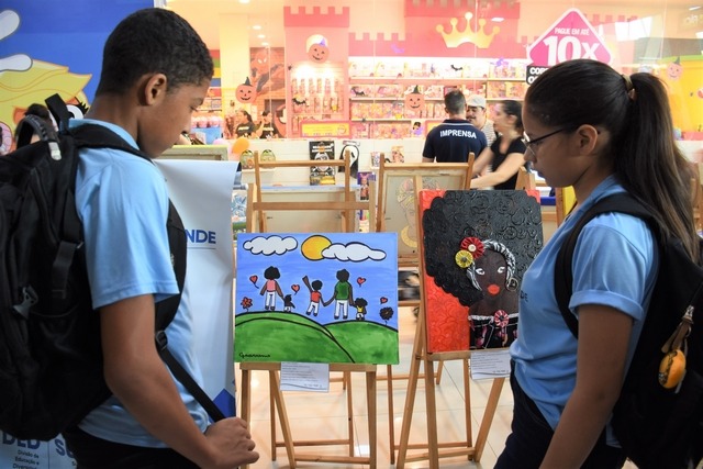 Exposição de alunos da Reme valoriza a mulher negra Exposição de alunos da Reme valoriza a mulher negra
