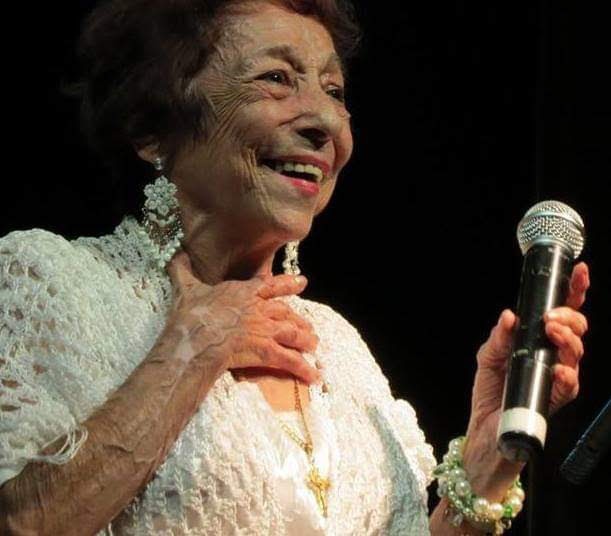 Cantora Delinha faz show na Morada dos Baís neste sábado Cantora Delinha faz show na Morada dos Baís neste sábado