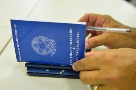 Governo estuda reduzir correção de ações trabalhistas pela metade Atualmente, correção pode chegar a 16% ao ano
Marcello Casal/Agência Brasil