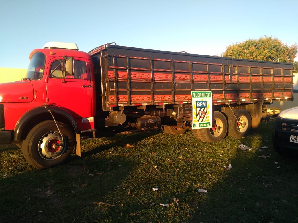 PM apreende 2 toneladas de maconha em carga de farelo de trigo PM apreende 2 toneladas de maconha em carga de farelo de trigo